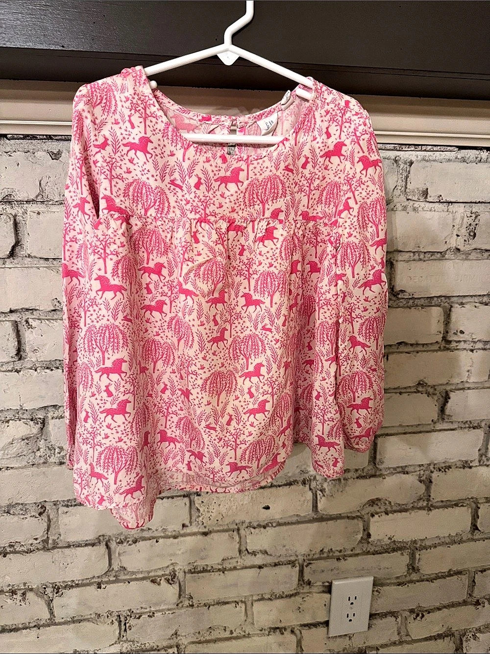 Gap kids  horse Blouse in Pink & White Size Small Like New
